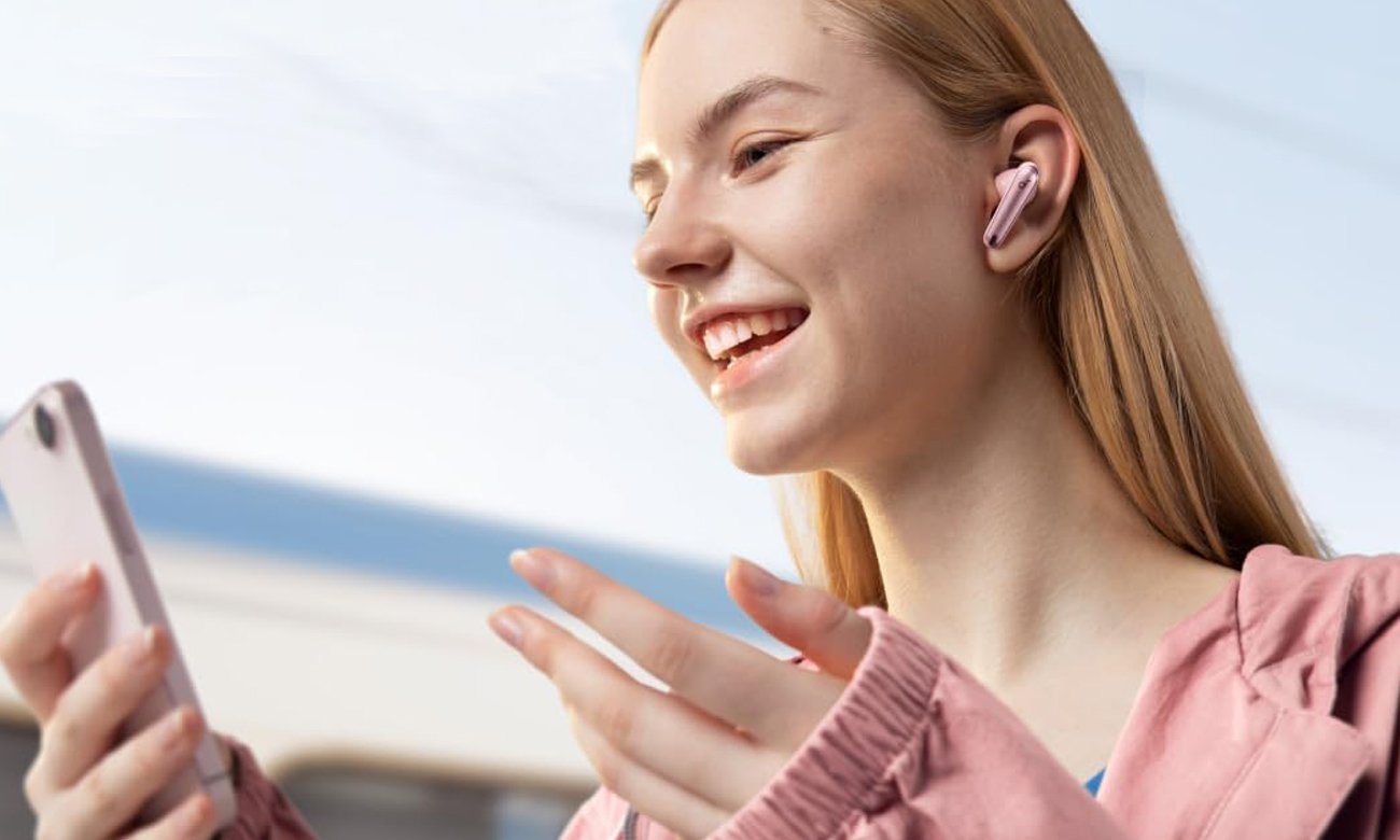 Słuchawki bezprzewodowe SoundCore Liberty 4 NC Różowe - Grafika lifestyle