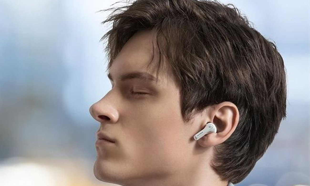 Słuchawki bezprzewodowe SoundCore Note 3i Białe - Grafika lifestyle