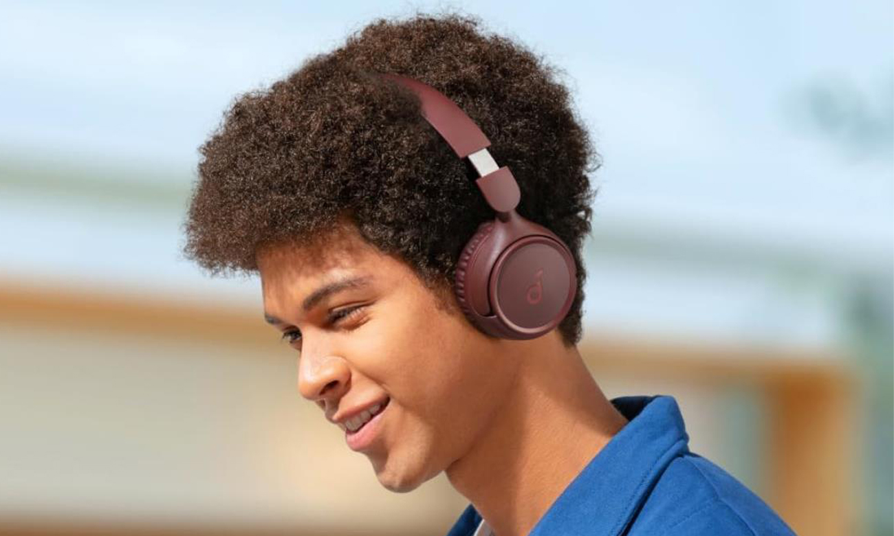 Bezprzewodowe słuchawki nauszne SoundCore H30i Czarne - Grafika lifestyle
