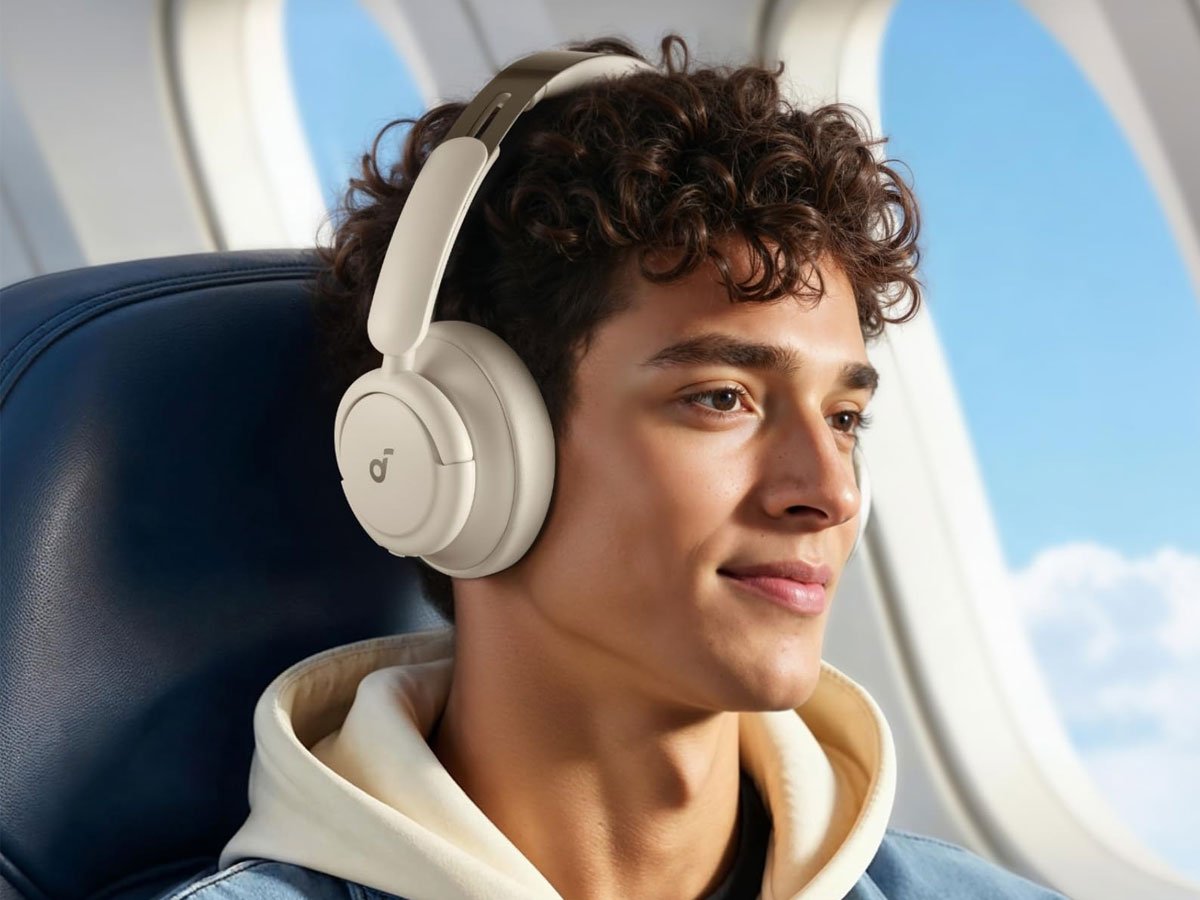 Słuchawki bezprzewodowe SoundCore Life Q30 Białe - Grafika lifestyle