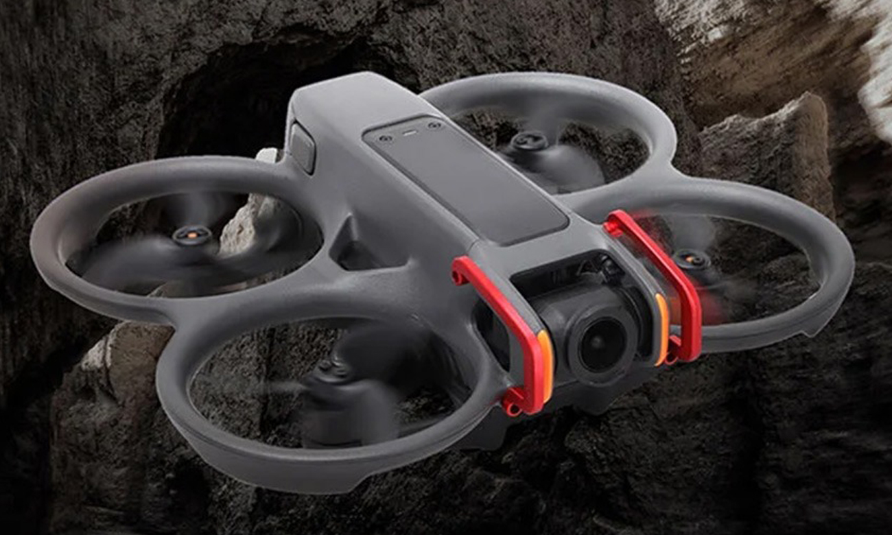 Osłona gimbala Sunnylife do DJI Avata 2 Czerwona - Grafika lifestyle