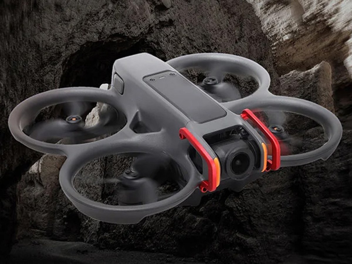 Osłona gimbala Sunnylife do DJI Avata 2 Czerwona - Grafika lifestyle