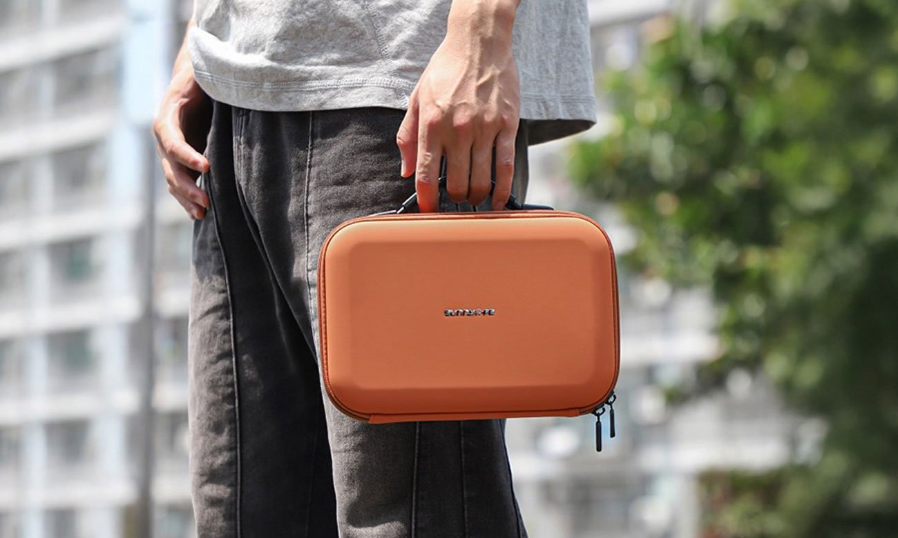Torba Sunnylife Combo do drona DJI Neo Orange - Grafika lifestyle