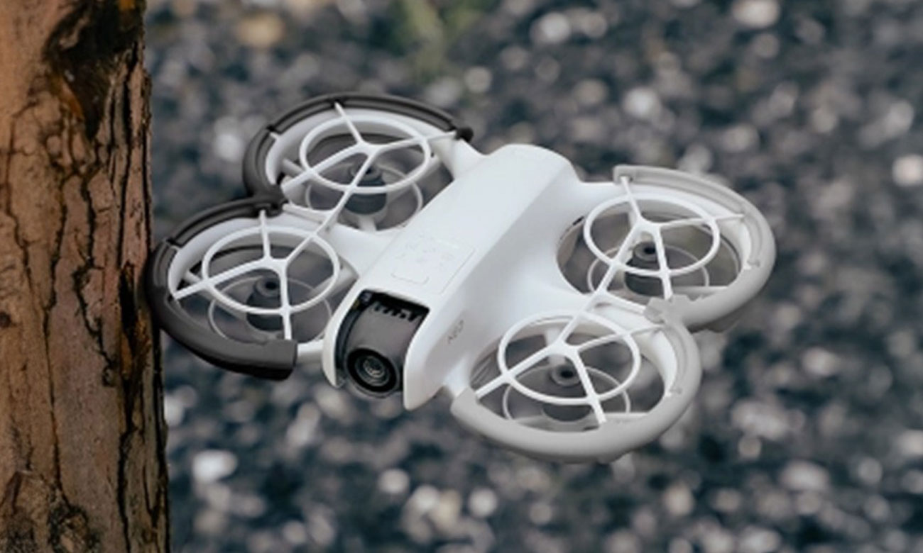 Osłona śmigieł Sunnylife do DJI Neo Szara - Grafika lifestyle