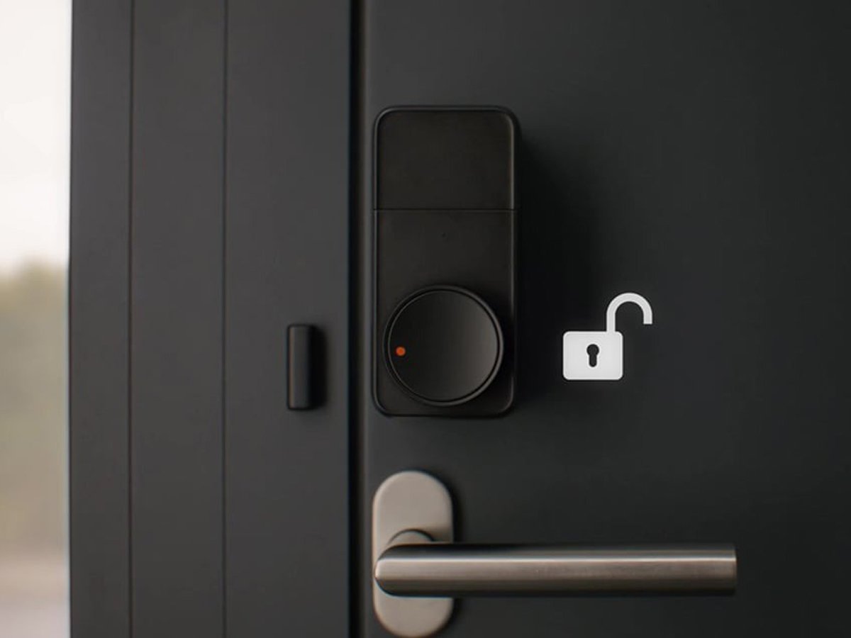 Inteligentny zamek do drzwi SwitchBot Lock Pro - Grafika lifestyle