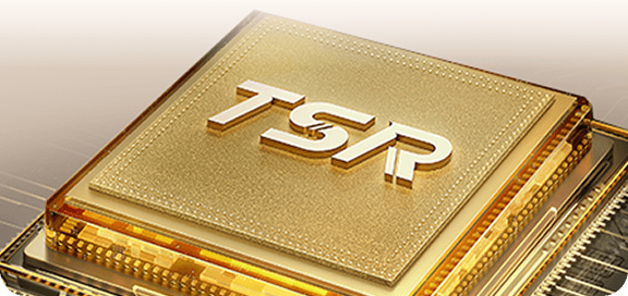 Złoty procesor z wypukłym napisem TSR (TCL Smart Recognition) na teksturowanej powierzchni układu scalonego.