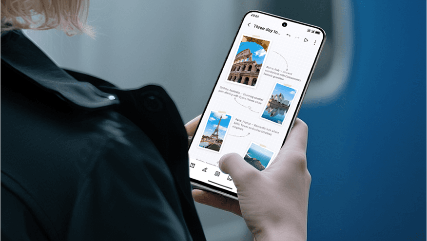 Osoba trzyma smartfon wyświetlający cyfrowy pamiętnik ze zdjęciami zabytków, takich jak Koloseum czy Wieża Eiffla