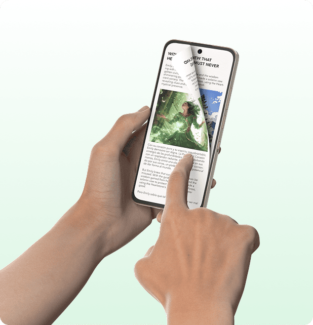 Dłonie trzymające smartfon, na którego ekranie palec odchyla róg wyświetlanej strony z tekstem i grafiką