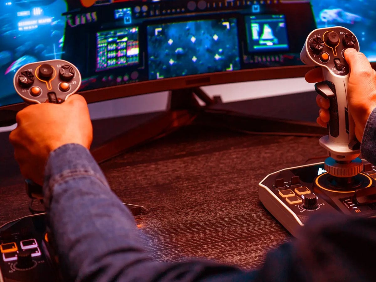 Zestaw Thrustmaster SOL-R 2 HOSAS Space Sim Duo - Grafika lifestyle