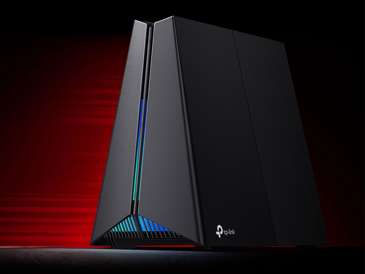 Trzypasmowy router TP-Link Archer GXE75 - Grafika lifestyle