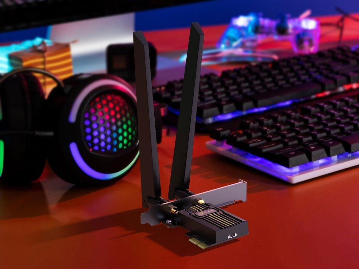 Trzypasmowa karta sieciowa TP-Link Archer TBE400E - Grafika lifestyle