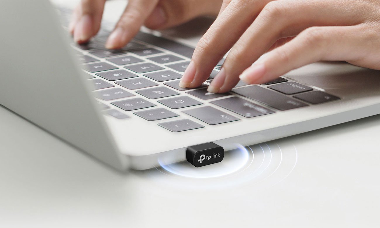 Adapter bezprzewodowy TP-Link Archer TX10UB Nano - Grafika lifestyle