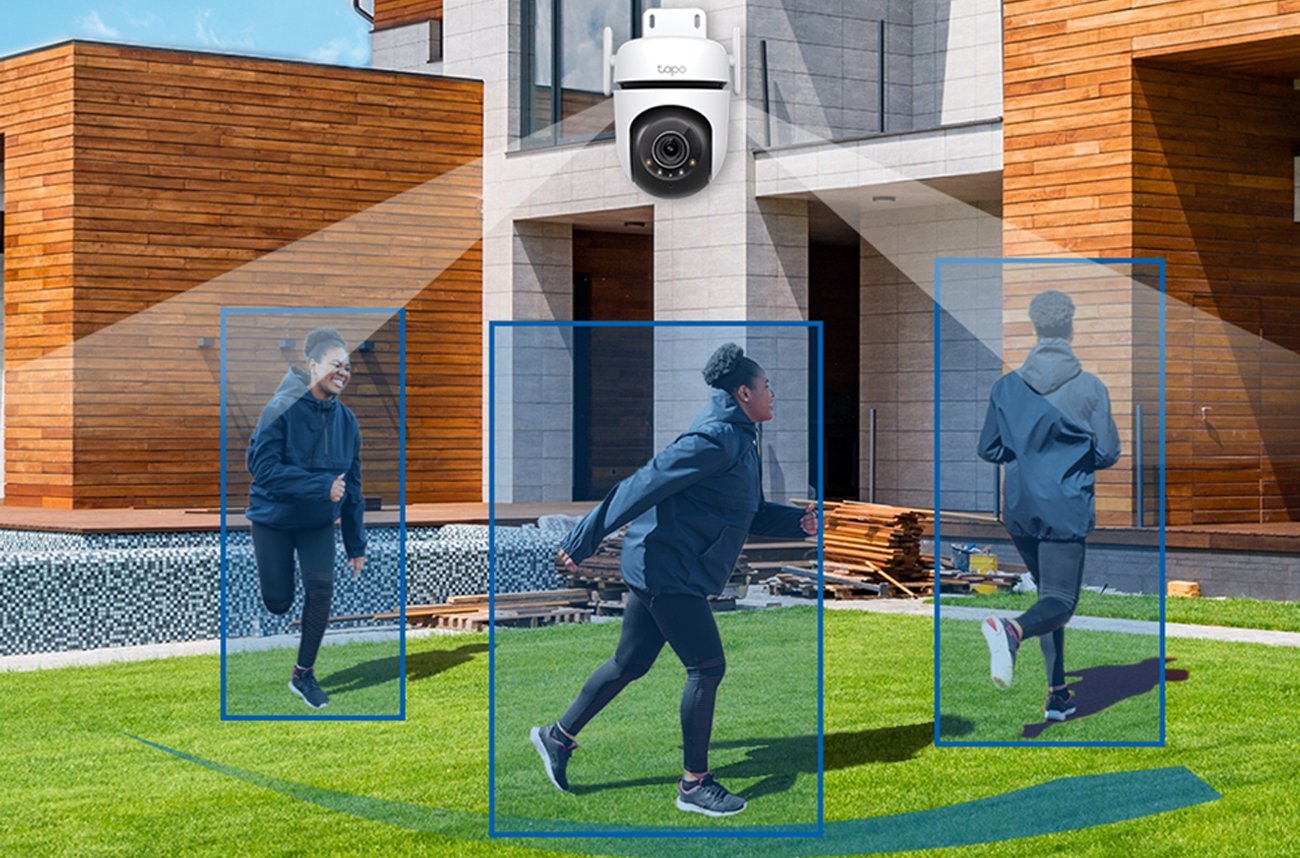 Zewnętrzna obrotowa kamera Wi-Fi do monitoringu TP-Link Tapo C520WS - Grafika lifestyle