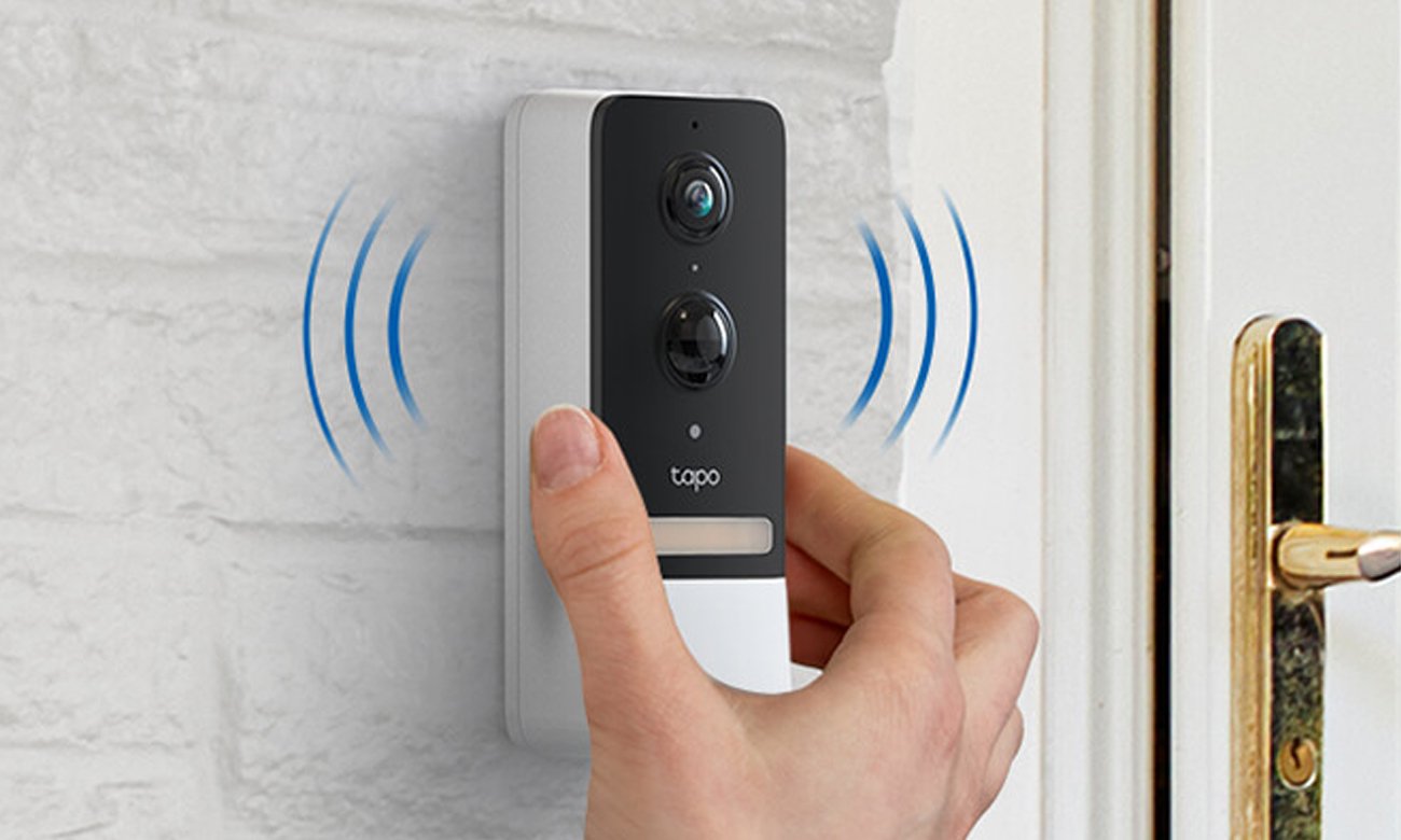 Wideodzwonek TP-Link Tapo Smart D230S1 z zasilaniem bateryjnym - Grafika lifestyle
