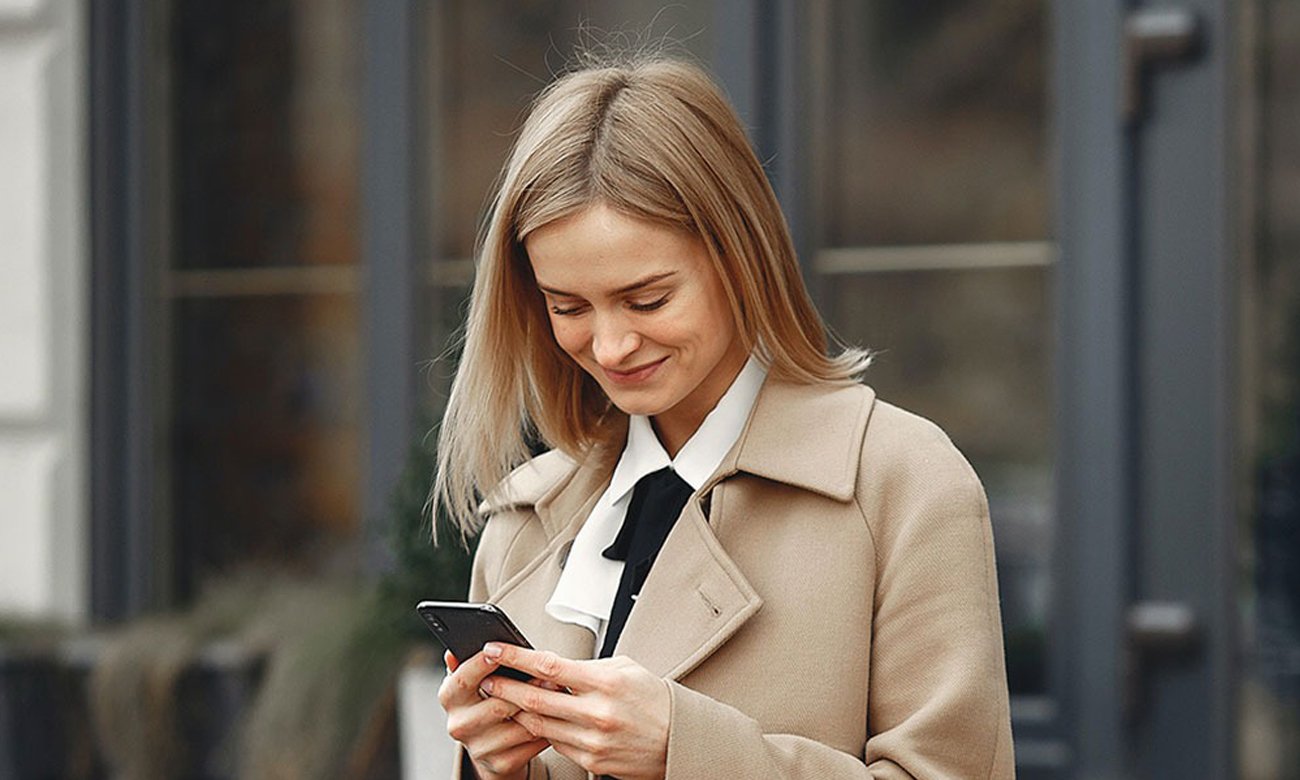 Inteligentne gniazdko TP-Link Tapo P110M (Wi-Fi) - Grafika lifestyle