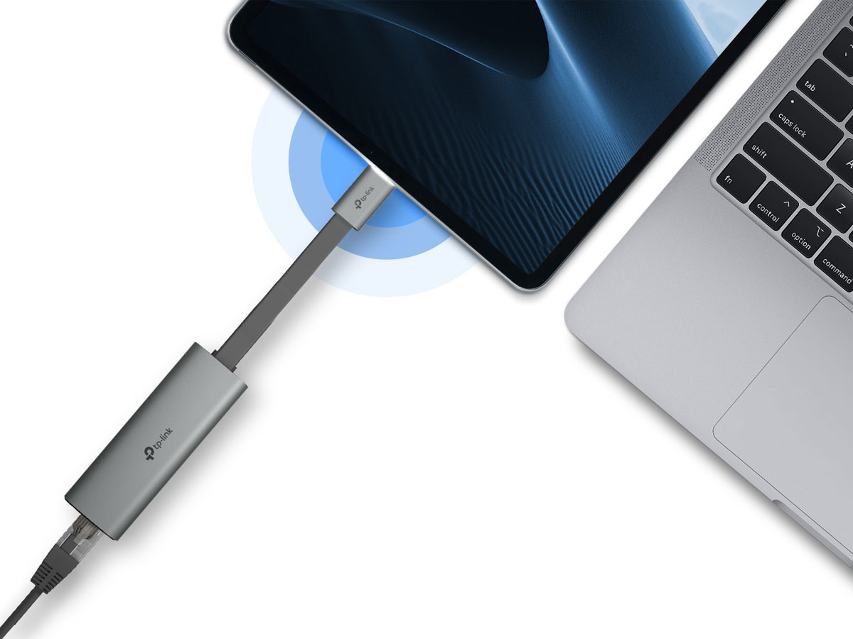Karta sieciowa TP-Link UE302C USB Type-C do 2.5 Gigabit Ethernet - Grafika lifestyle