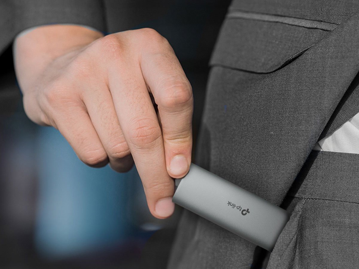Karta sieciowa TP-Link UE302C USB Type-C do 2.5 Gigabit Ethernet - Grafika lifestyle