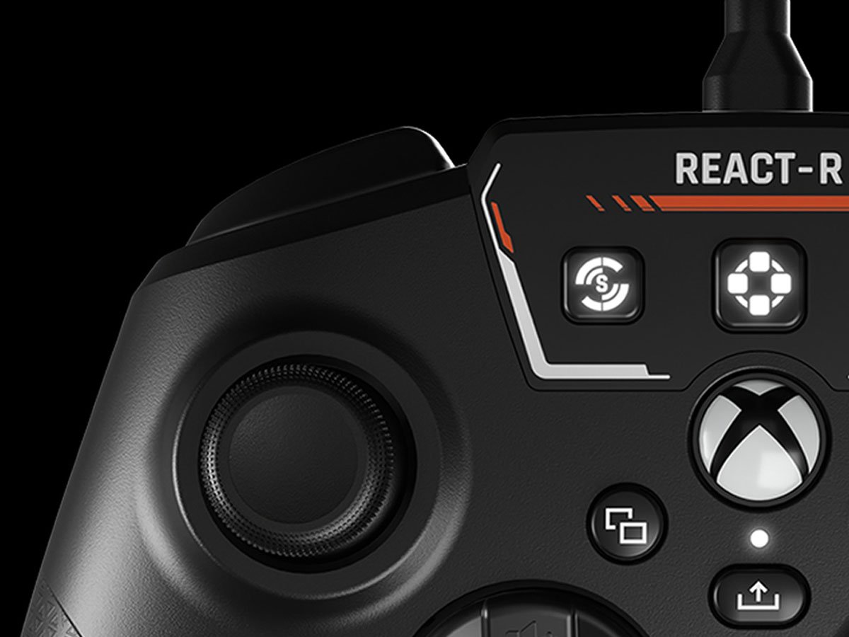 Kontroler przewodowy Turtle Beach REACT-R - Grafika lifestyle