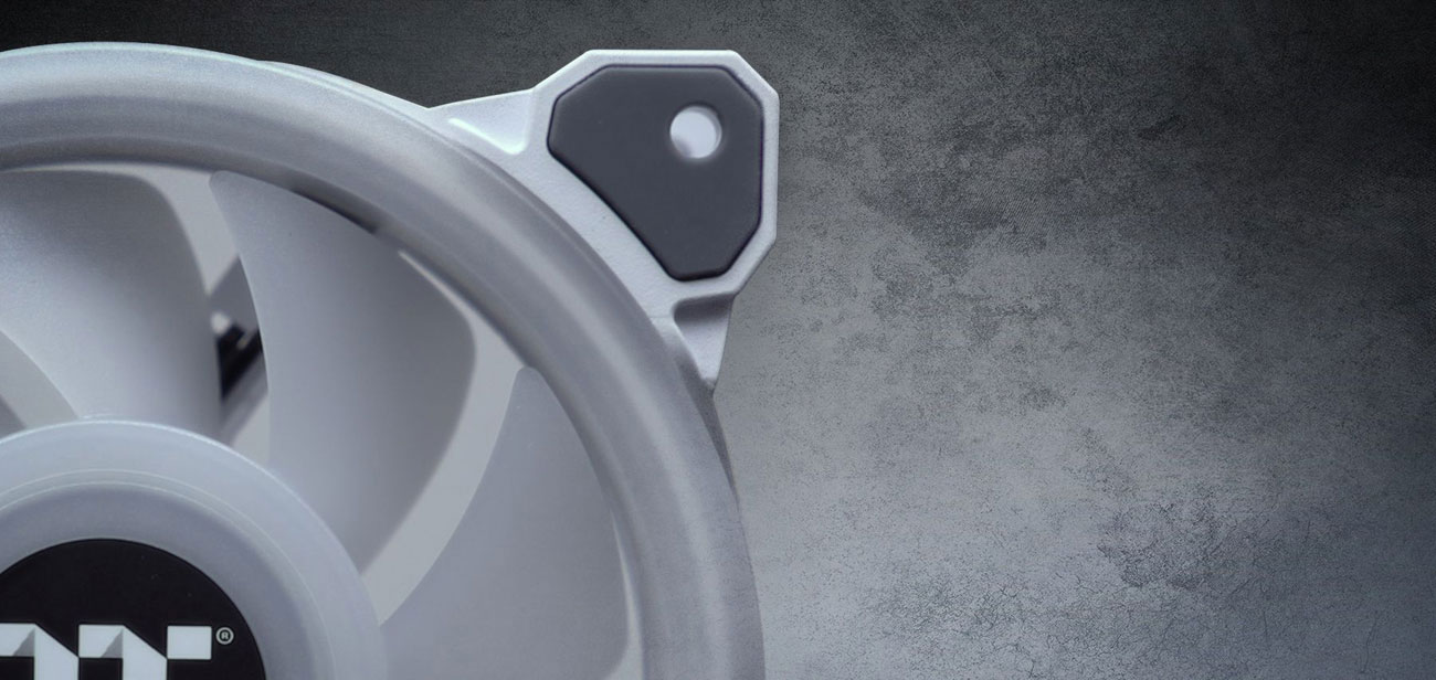 Thermaltake Riing Quad 14 RGB 3 pack 3x140mm CL-F089-PL14SW-A