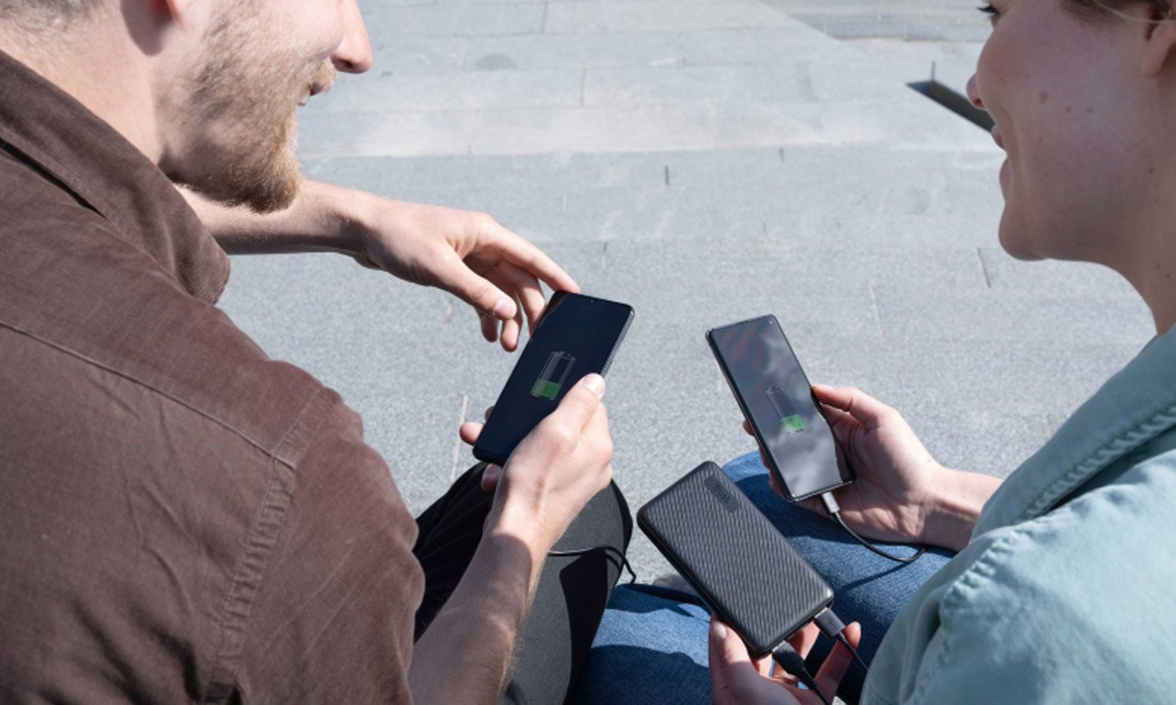 Powerbank Trust Primo ECO ładowanie