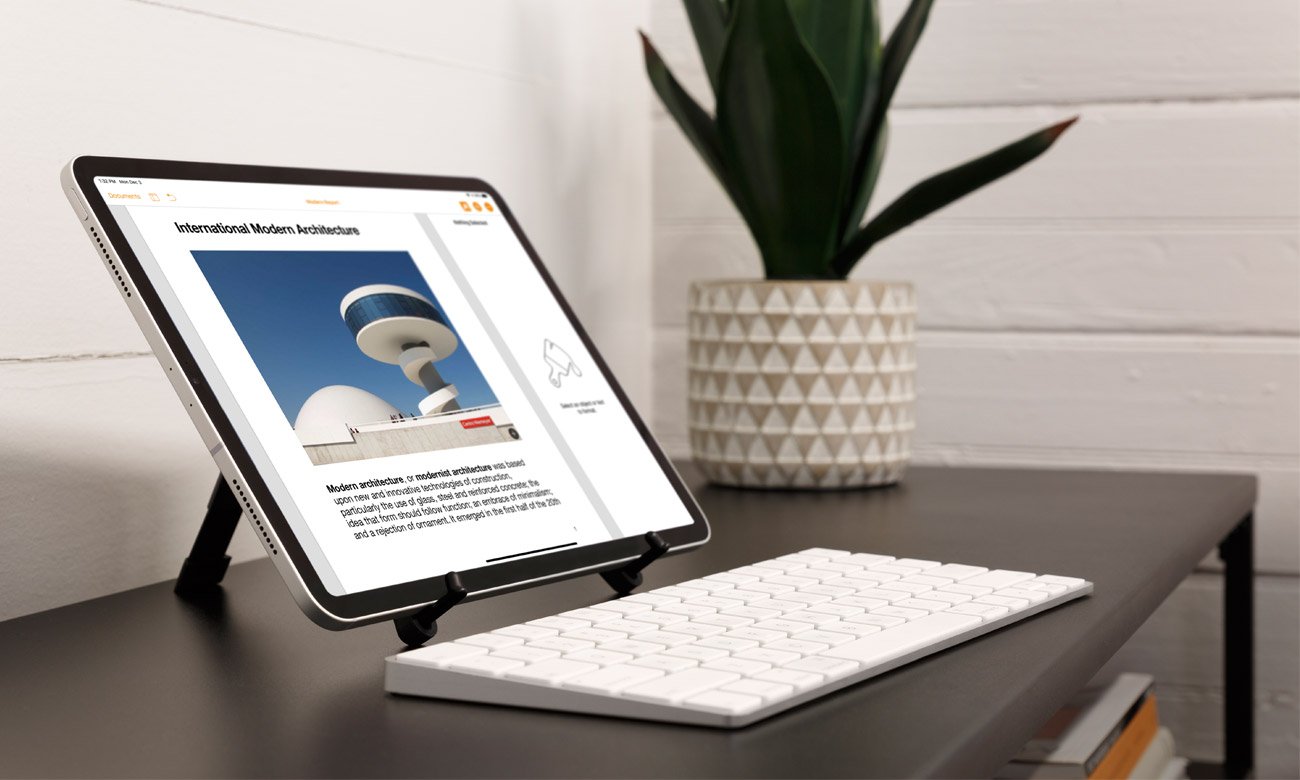 iPad na podstawce Twelve Soutch Compass Pro