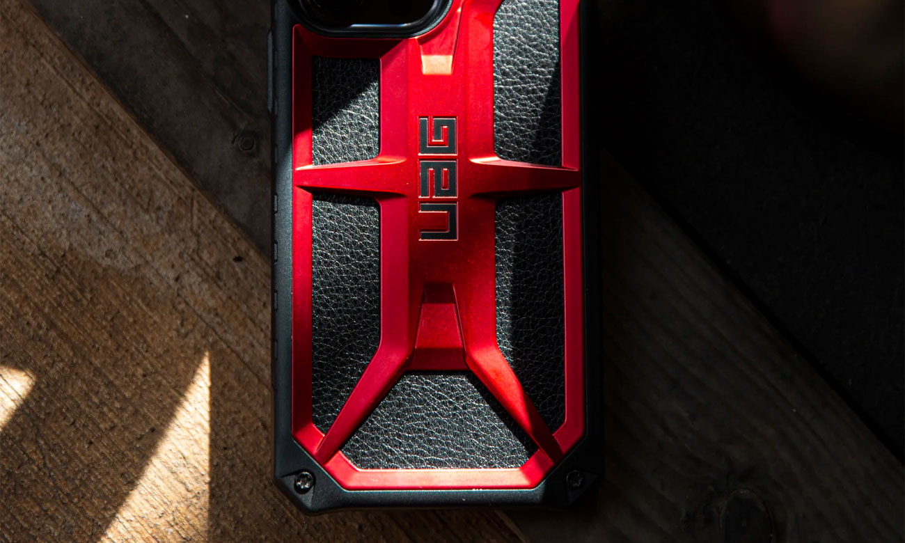 UAG Monarch do iPhone 13 Pro Max crimson design