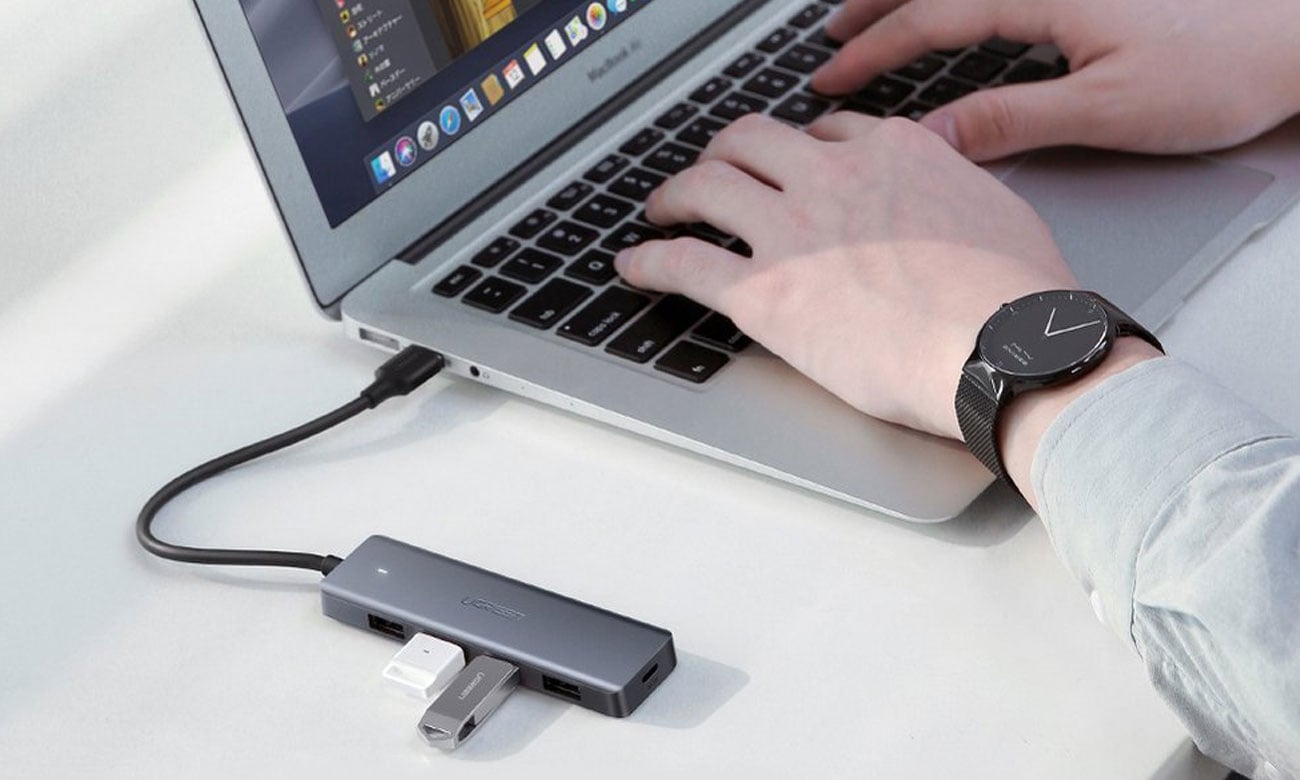 HUB UGREEN USB Typ C - 4x USB 3.2 Gen 1 z portem zasilania USB-C 