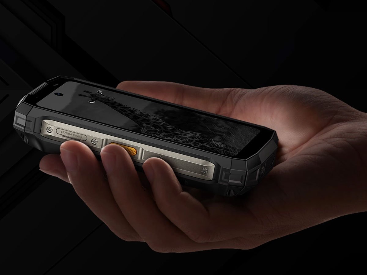 uleFone Armor Mini 20 8/256GB na dłoni