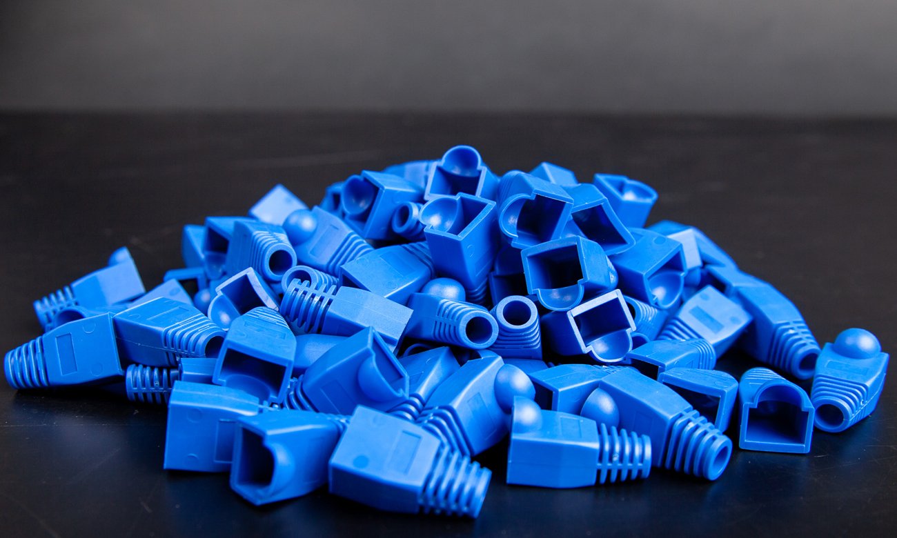 Osłona wtyku RJ45 Unitek 6 mm, 100 szt. niebieska