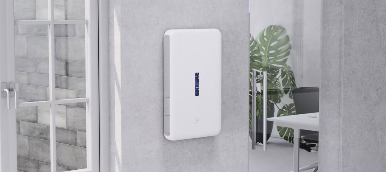 Ubiquiti UDW Dream Wall na ścianie