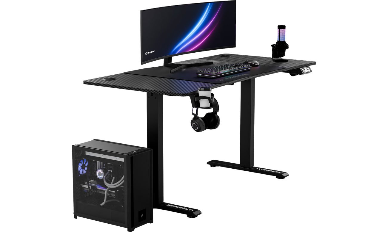 Biurko gamingowe Ultradesk Level V2 Czarne - Widok od przodu pod kątem, użytkowanie