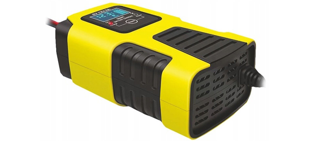 VOLT LCD 12V 4A / 6V 2A COMPACT widok z boku pod kątem