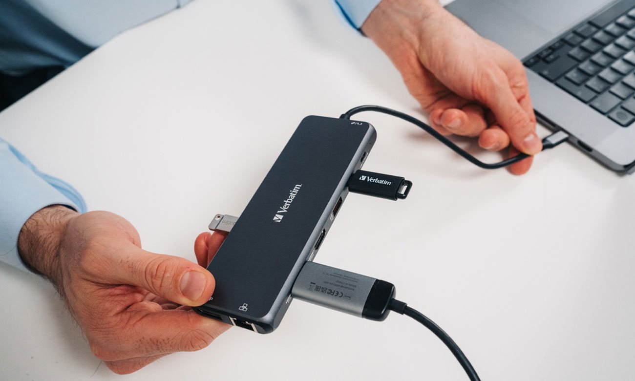 Verbatim USB-C Pro 13-Port Multiport Hub port usb-c