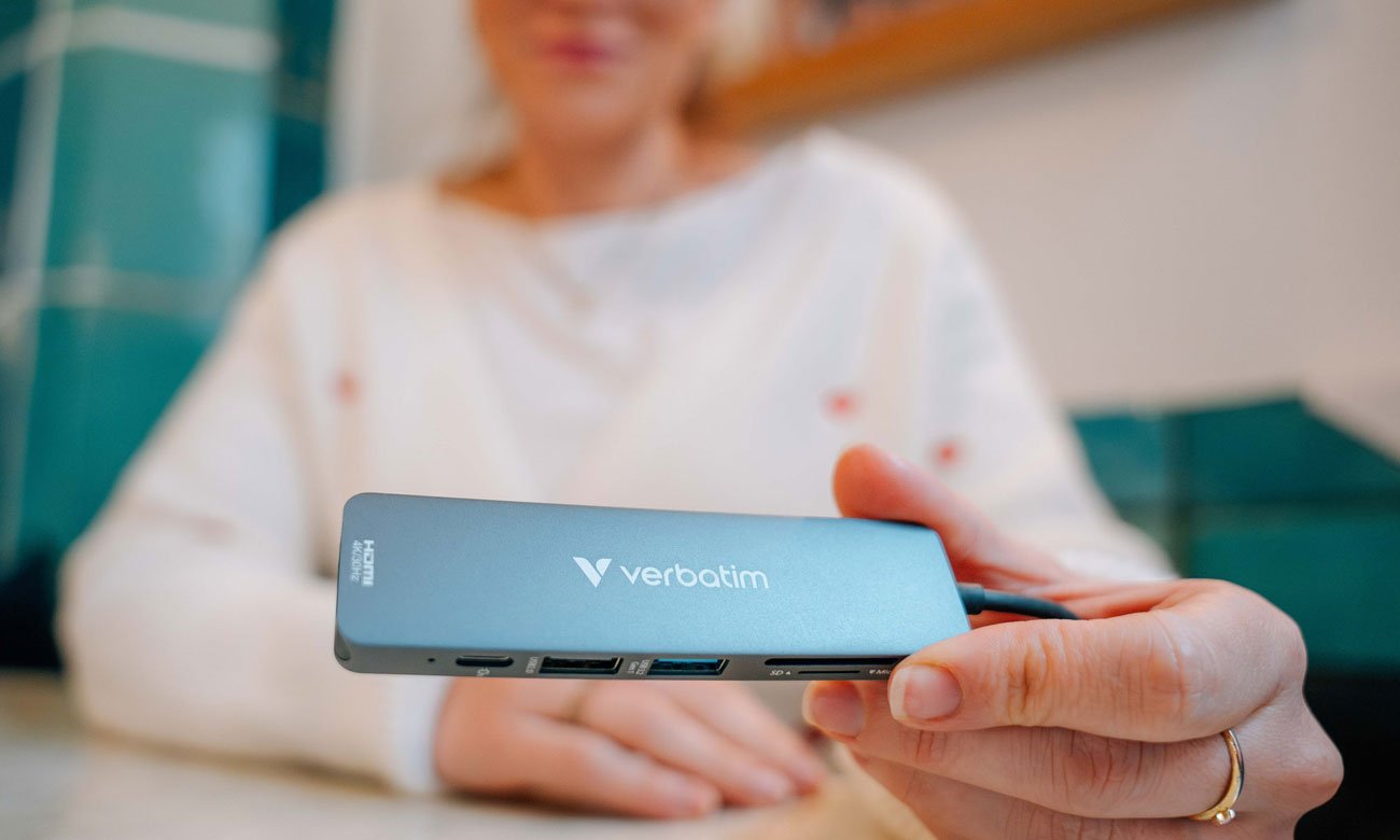 Verbatim USB-C Essentials Multiport Hub 6 Port with card reader