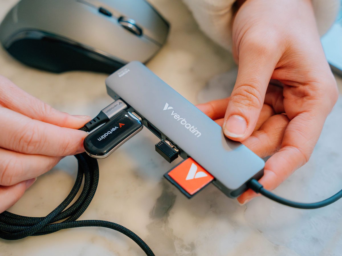 Verbatim USB-C Essentials Multiport Hub 7 Port podłączanie