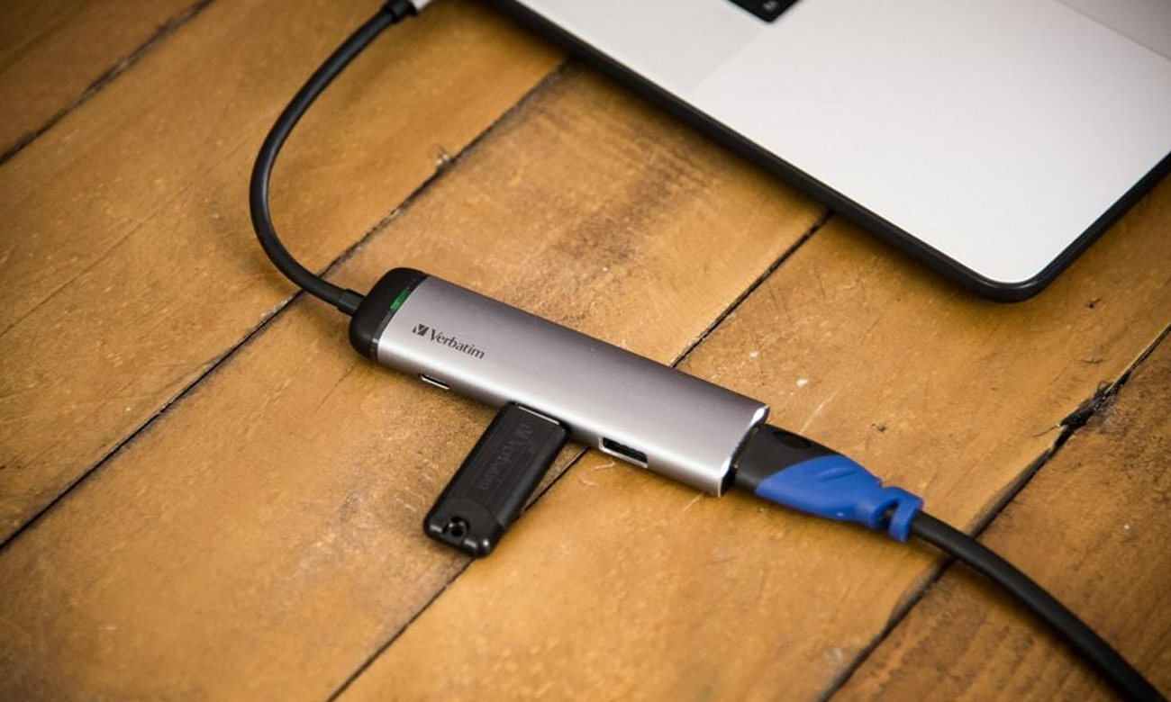 Hub USB Verbatim USB-C podłączone akcesoria