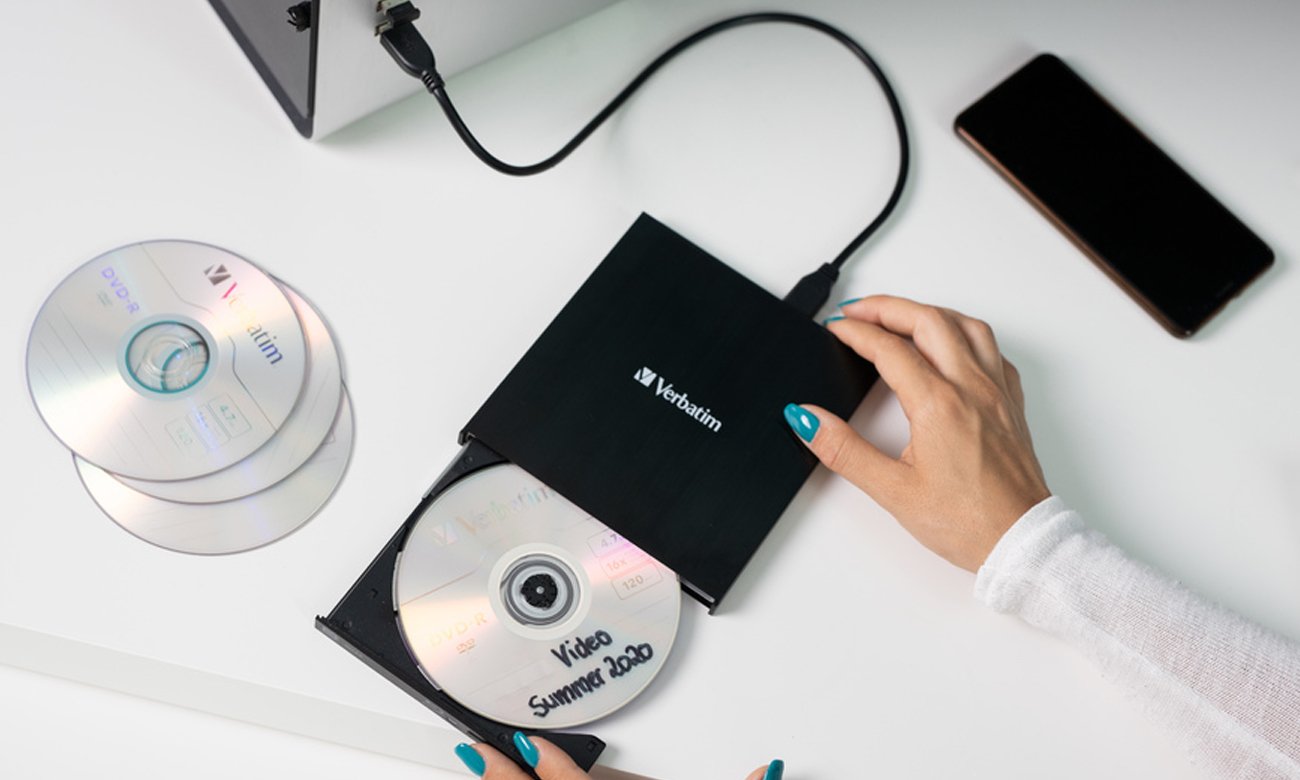 Nagrywarka zewnętrzna CD/DVD Verbatim Slimline - Grafika lifestyle