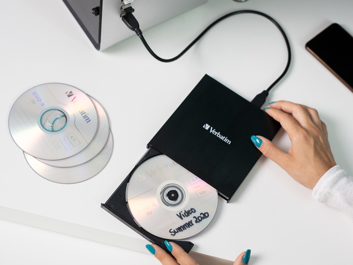 Nagrywarka zewnętrzna CD/DVD Verbatim Slimline - Grafika lifestyle