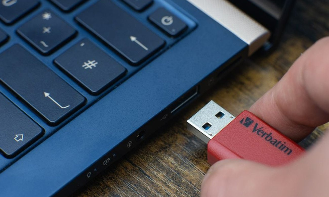 Pendrive Verbatim Store 'n' Click podłączanie do komputera