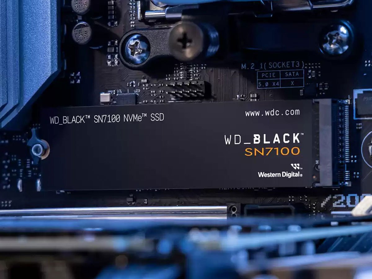 Dysk SSD M.2 WD Black SN7100 - Grafika lifestyle