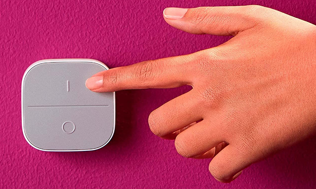 Inteligentny przycisk WiZ Portable Smart Button - Grafika lifestyle