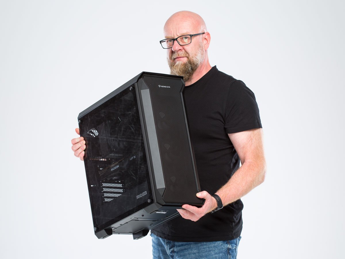 Jarek Arczyński z dekstopem PC Outlet by Blackwhite R5-5600/16GB/1TB/RX6700