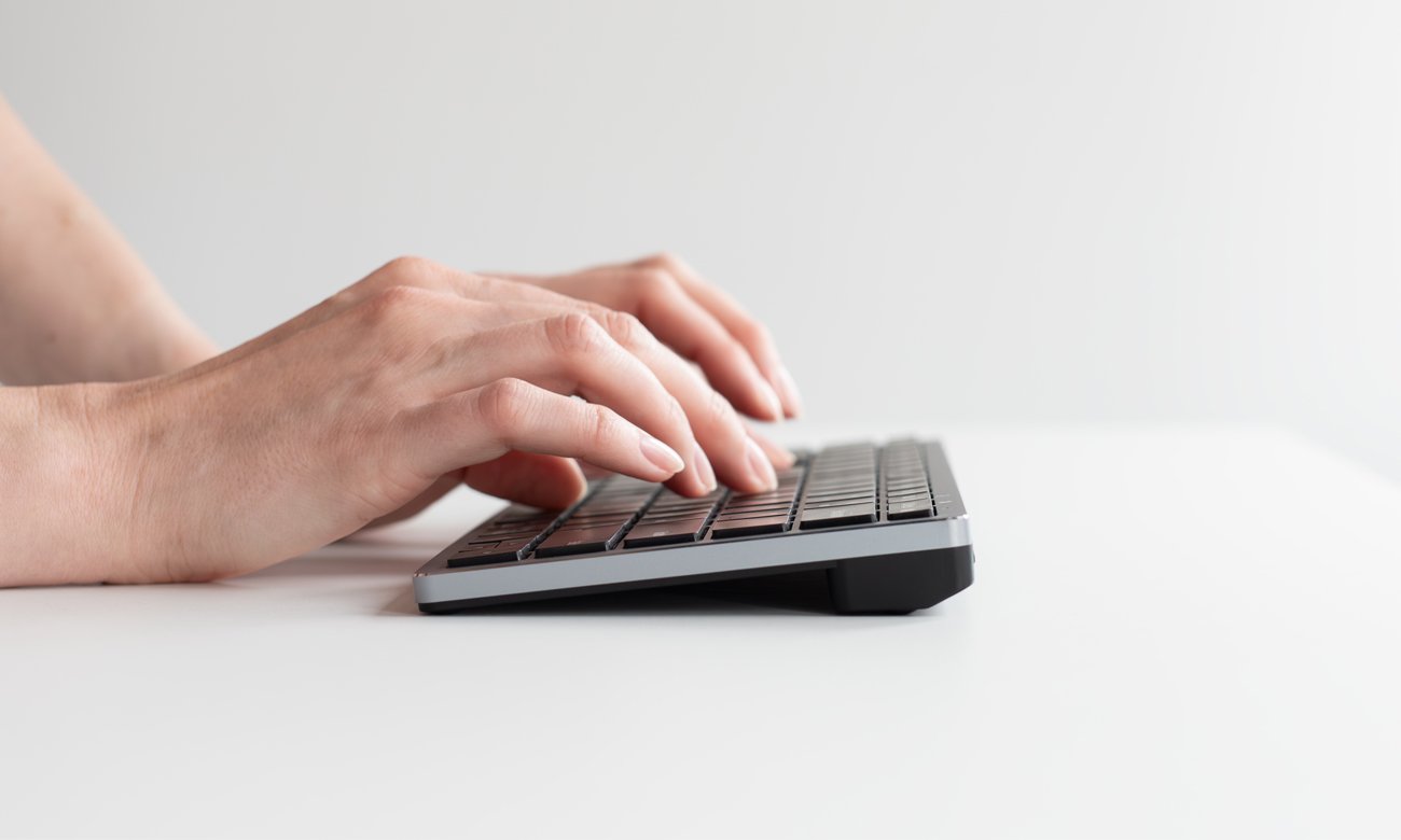 x-kom Alu Keys Mini Black widok z góry pod kątem