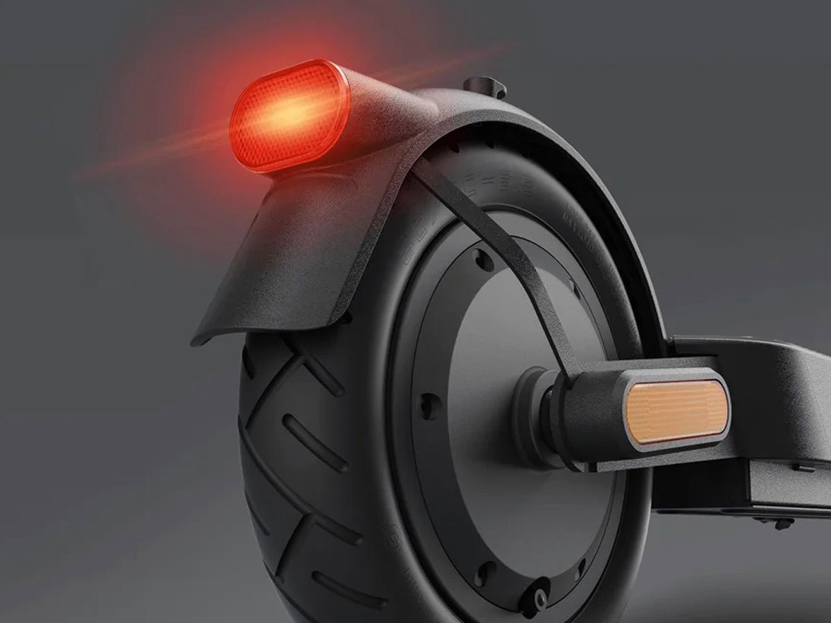 Hulajnoga elektryczna Xiaomi Electric Scooter 5 - Bezpieczeństwo i widoczność na drodze