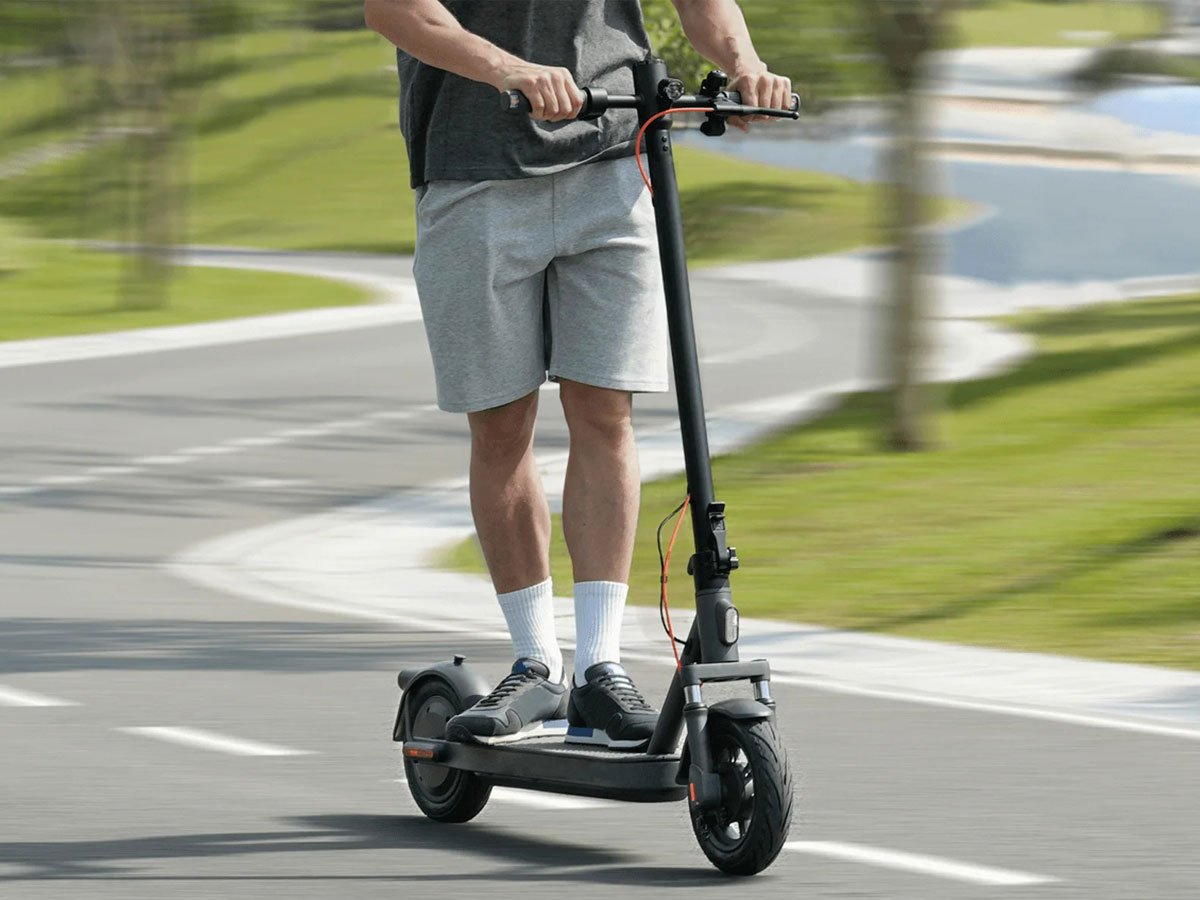 Hulajnoga elektryczna Xiaomi Electric Scooter Elite - Grafika lifestyle
