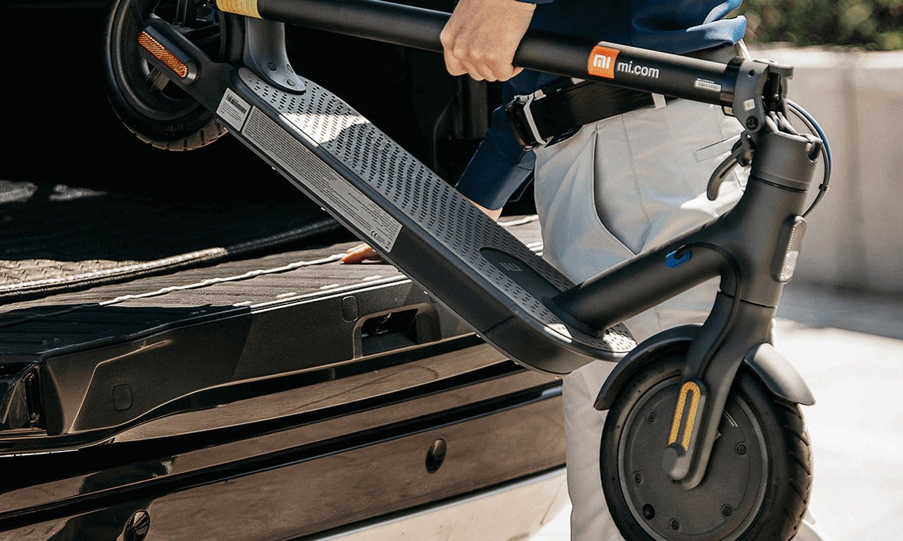 Hulajnoga elektryczna Xiaomi Mi Electric Scooter 3 Czarna - Składana konstrukcja