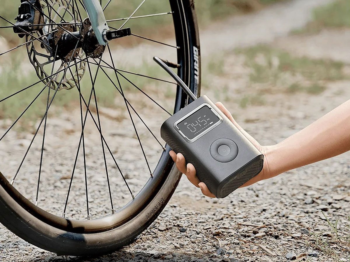 Xiaomi Portable Electric Air Compressor 2 Pro - Grafika lifestyle