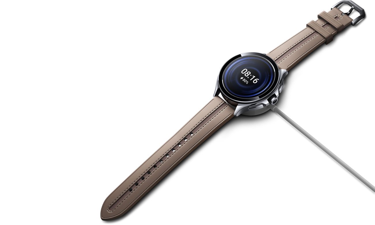 Коричневий розумний годинник Xiaomi Watch 2 Pro заряджається
