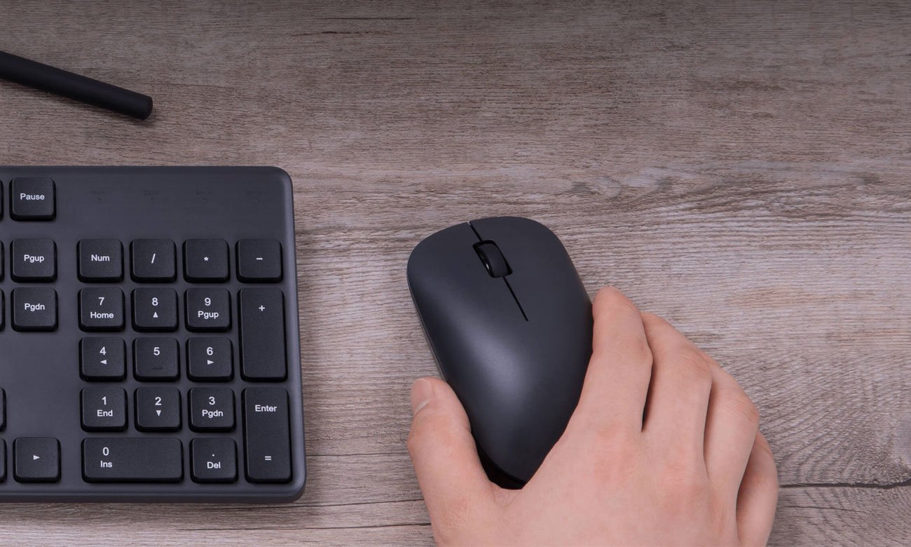Xiaomi Wireless Mouse Lite podczas użytkowania
