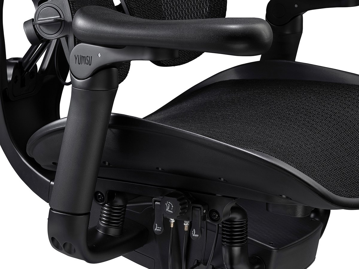 Ergonomiczny fotel Yumisu 1010 Czarny - Zarządzanie proste jak nigdy z ErgoMultiControl